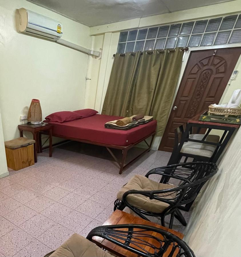Hidden Lumpu Hotel Банкок Екстериор снимка
